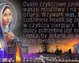 Maryja wzywa do modlitwy za dusze czyśćcowe. Widoczne krzyże, płonąca świeca i różaniec.