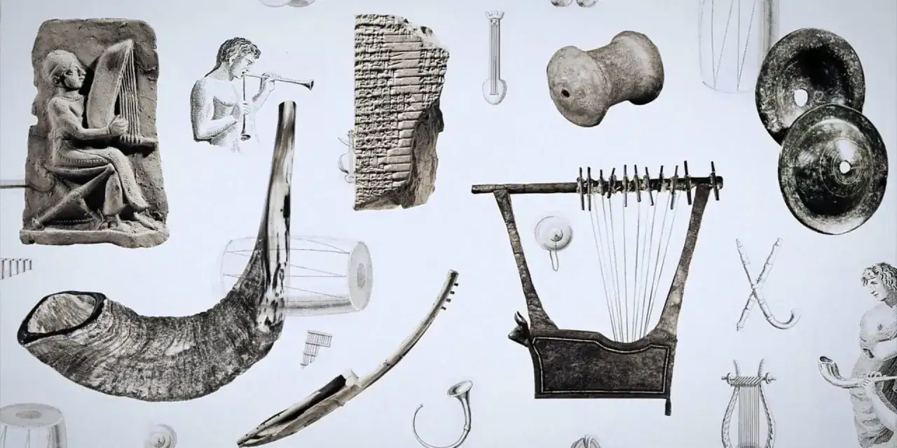 Starożytne instrumenty muzyczne, jak harfa i róg, ilustrują tekst Psalmu 150.